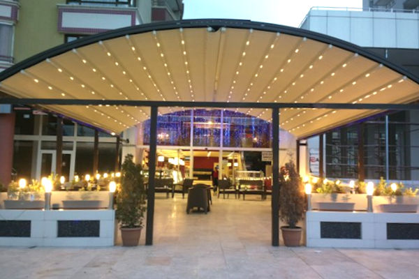 restoran-pergolasi aydınlatmalı pergola
